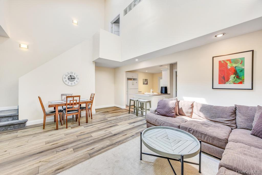 #3 photo, 47 Jeremy Circle, サフォーク郡 Nesconset , NY 11767