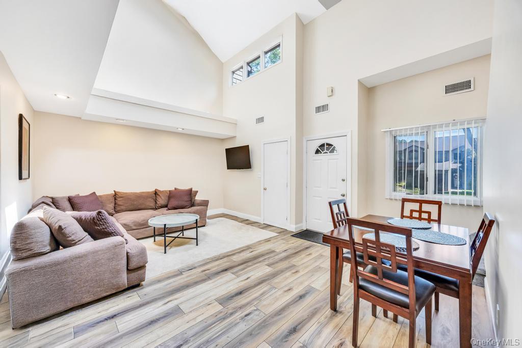 #4 photo, 47 Jeremy Circle, サフォーク郡 Nesconset , NY 11767