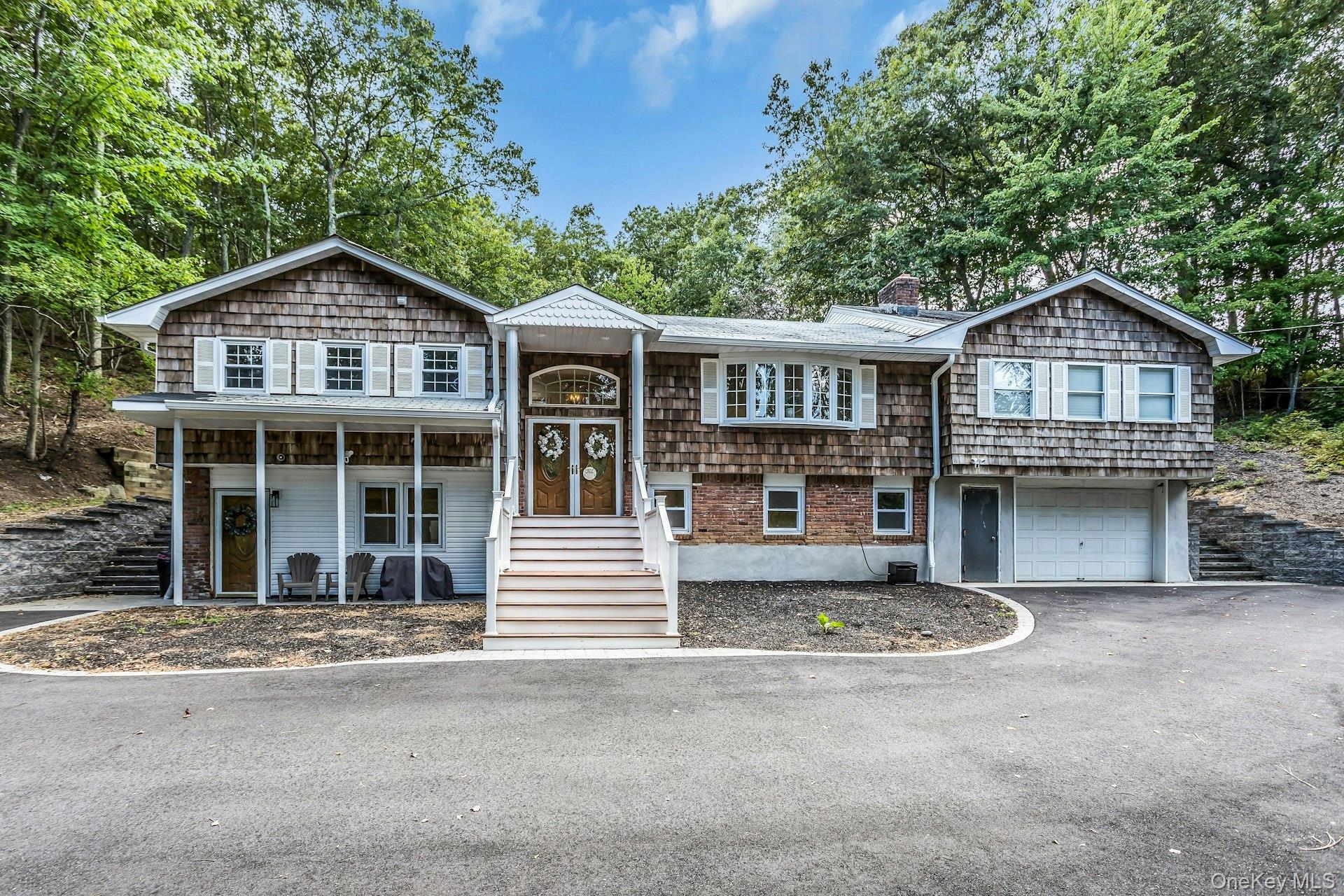 #1 photo, 334 Bread and Cheese Hollow Road, サフォーク郡 Northport , NY 11768