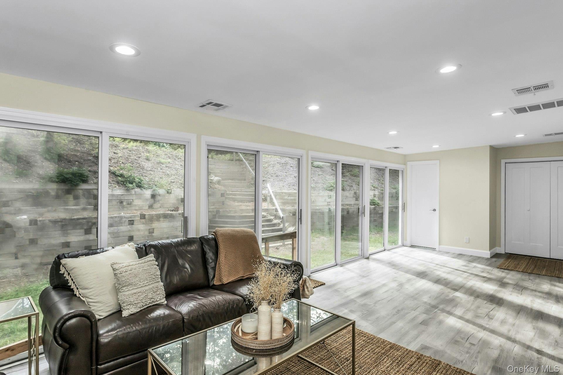 #16 photo, 334 Bread and Cheese Hollow Road, サフォーク郡 Northport , NY 11768