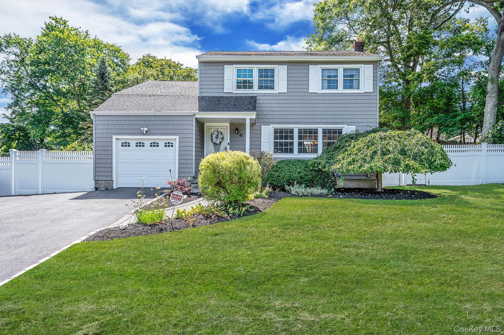 #1 photo, 42 Apricot Place, サフォーク郡 Ronkonkoma , NY 11779