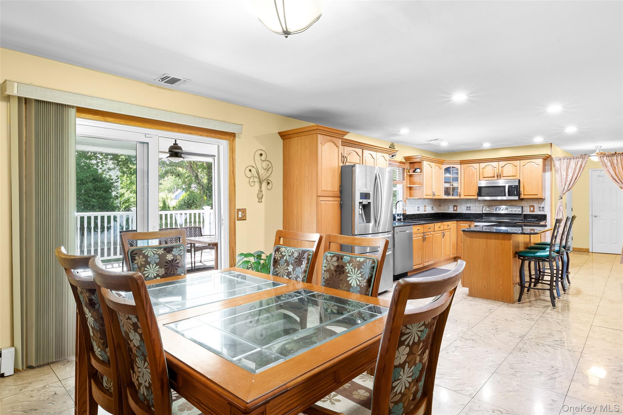 #4 photo, 106 Chanel Drive, サフォーク郡 Shirley , NY 11967