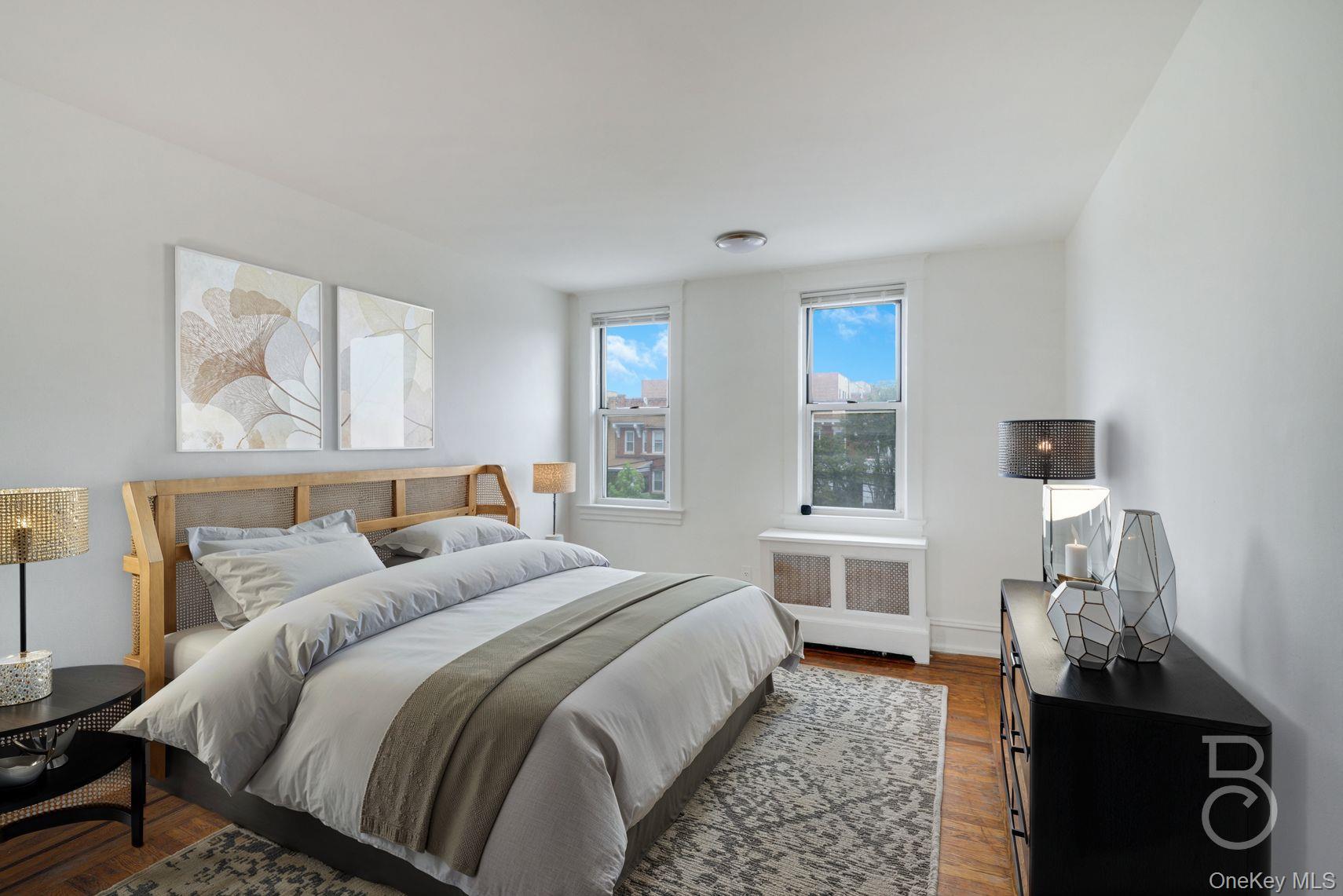 #4 photo, 27-12 Ditmars Boulevard, अस्टोरिया Astoria , NY 11105