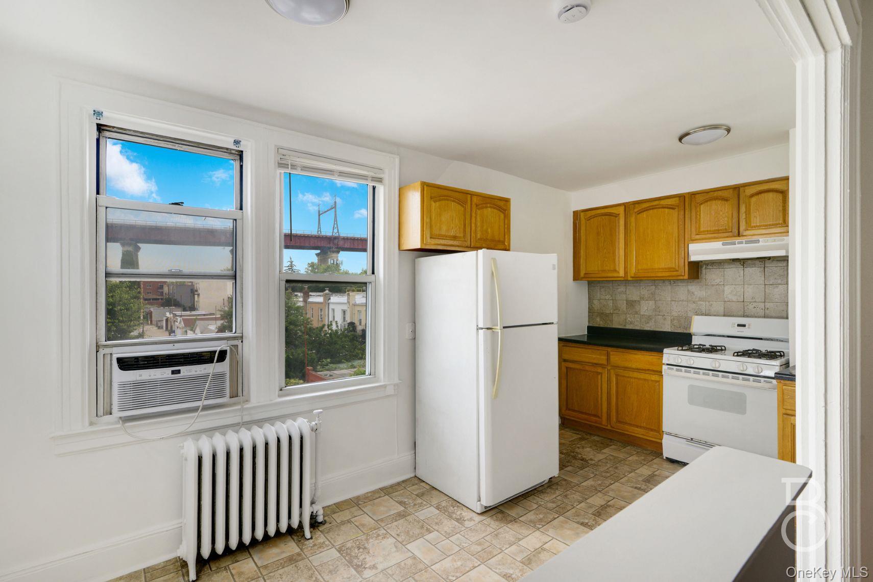 #6 photo, 27-12 Ditmars Boulevard, अस्टोरिया Astoria , NY 11105