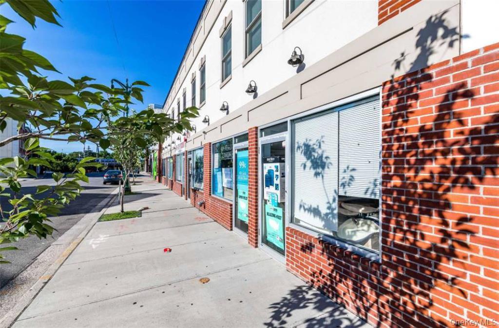 #1 photo, 157-161 Post Avenue, ナッソー郡 Westbury , NY 11590