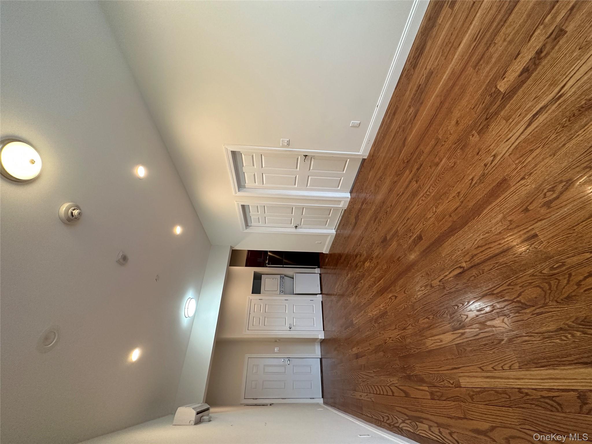 #4 photo, 157-161 Post Avenue, ナッソー郡 Westbury , NY 11590