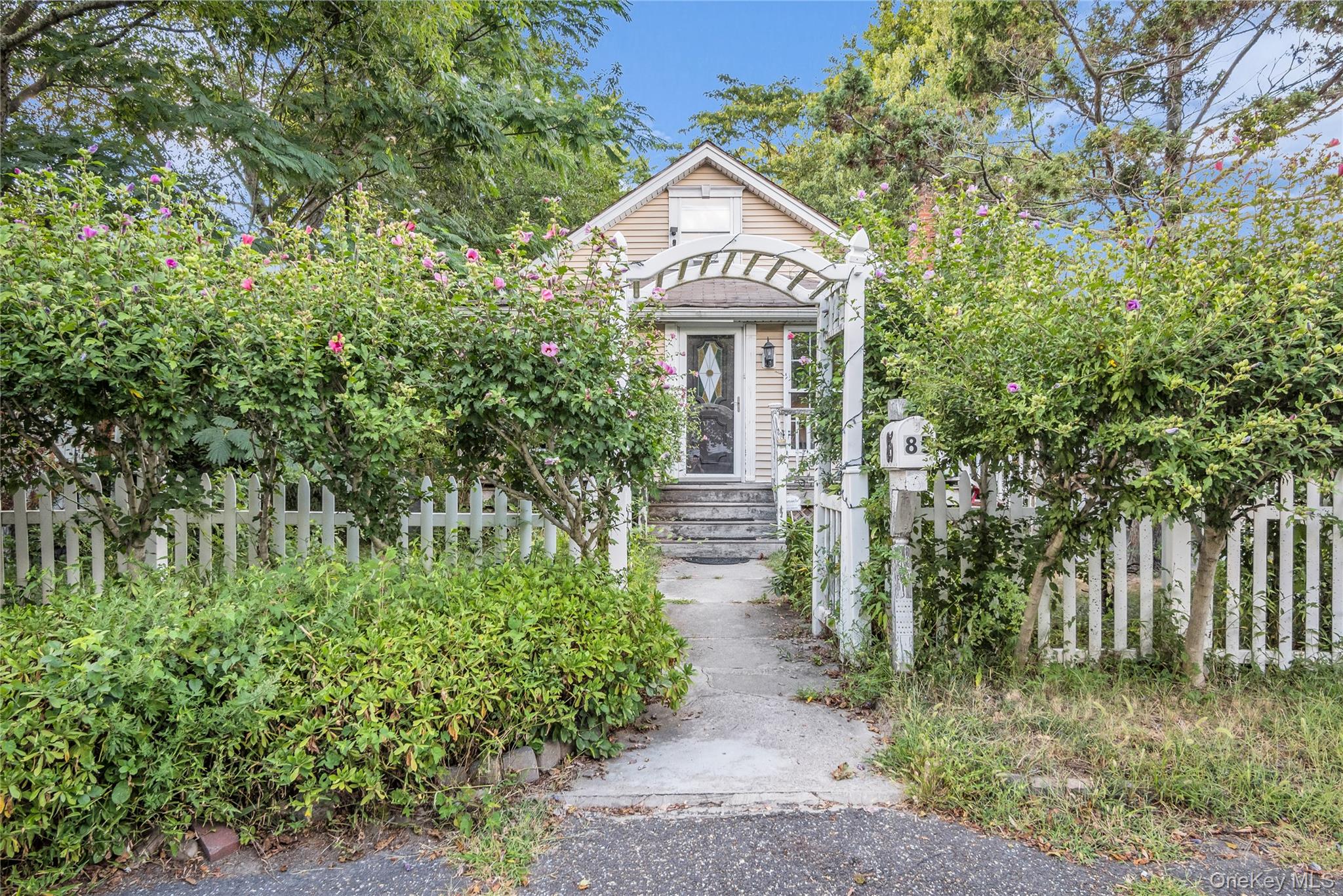 #3 photo, 85 Robert Street, サフォーク郡 Patchogue , NY 11772