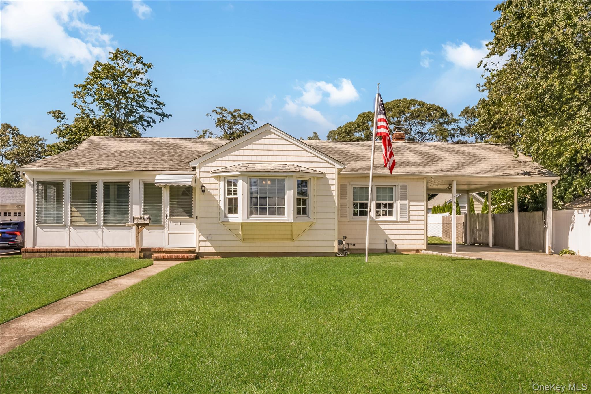 #1 photo, 15 Brook Street, サフォーク郡 Sayville , NY 11782