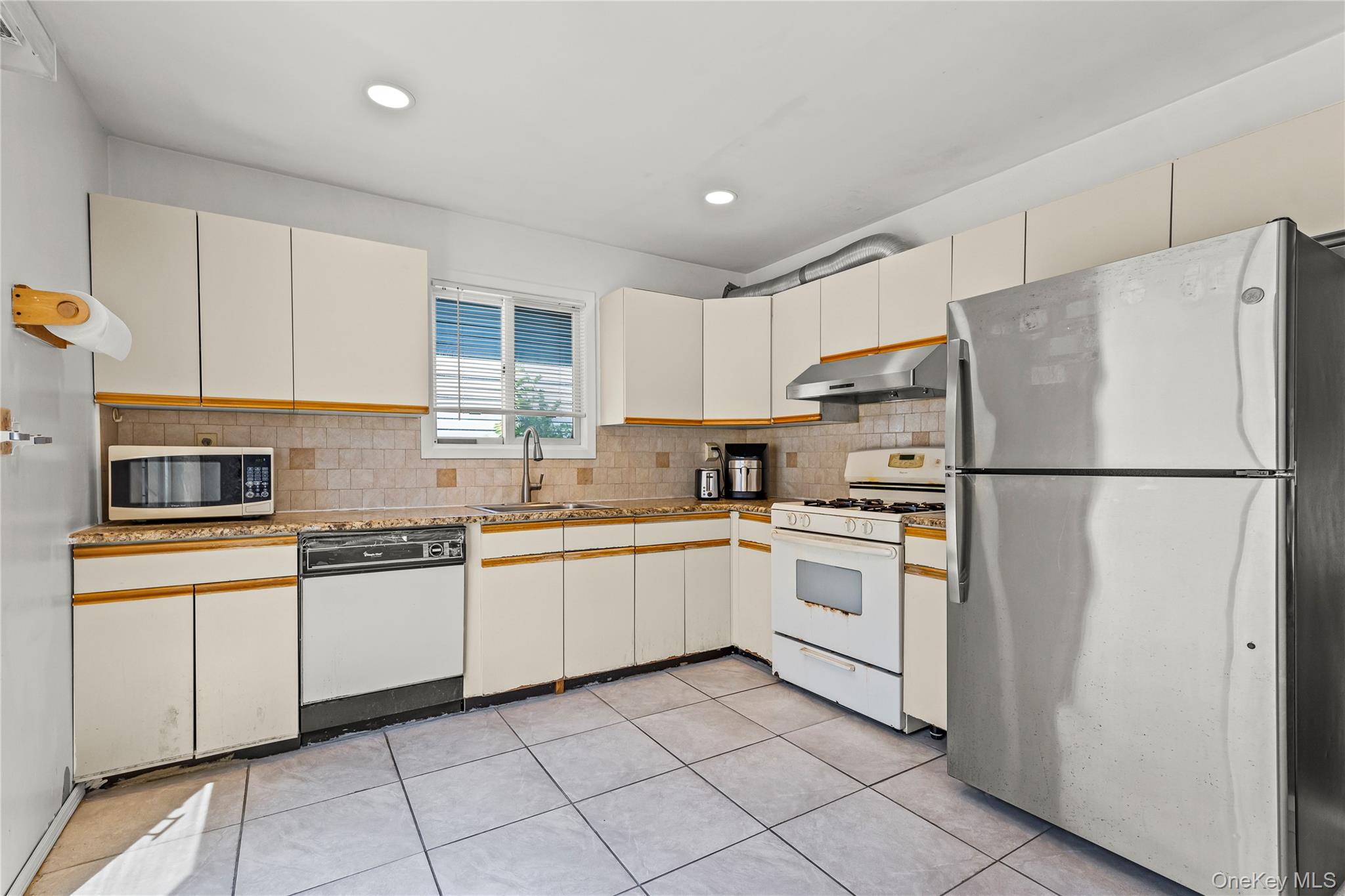 #14 photo, 26 conger, Staten Island , NY 10305