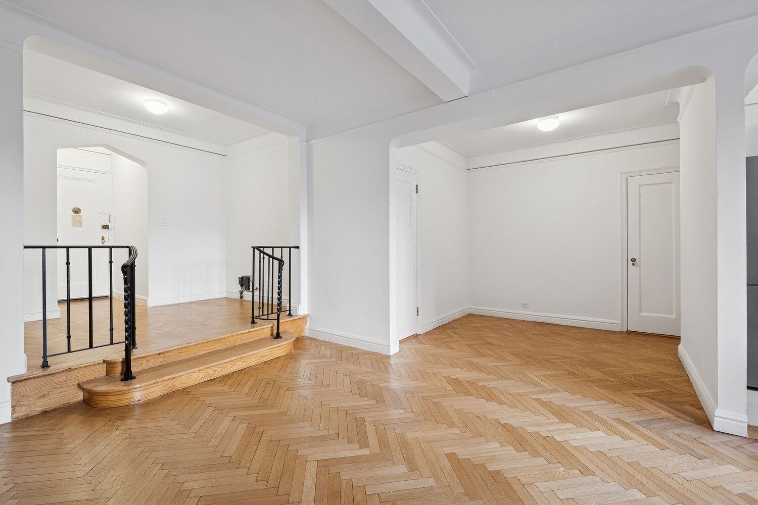 #1 photo, 255 CABRINI Boulevard, マンハッタン Hudson Heights , NY 10040