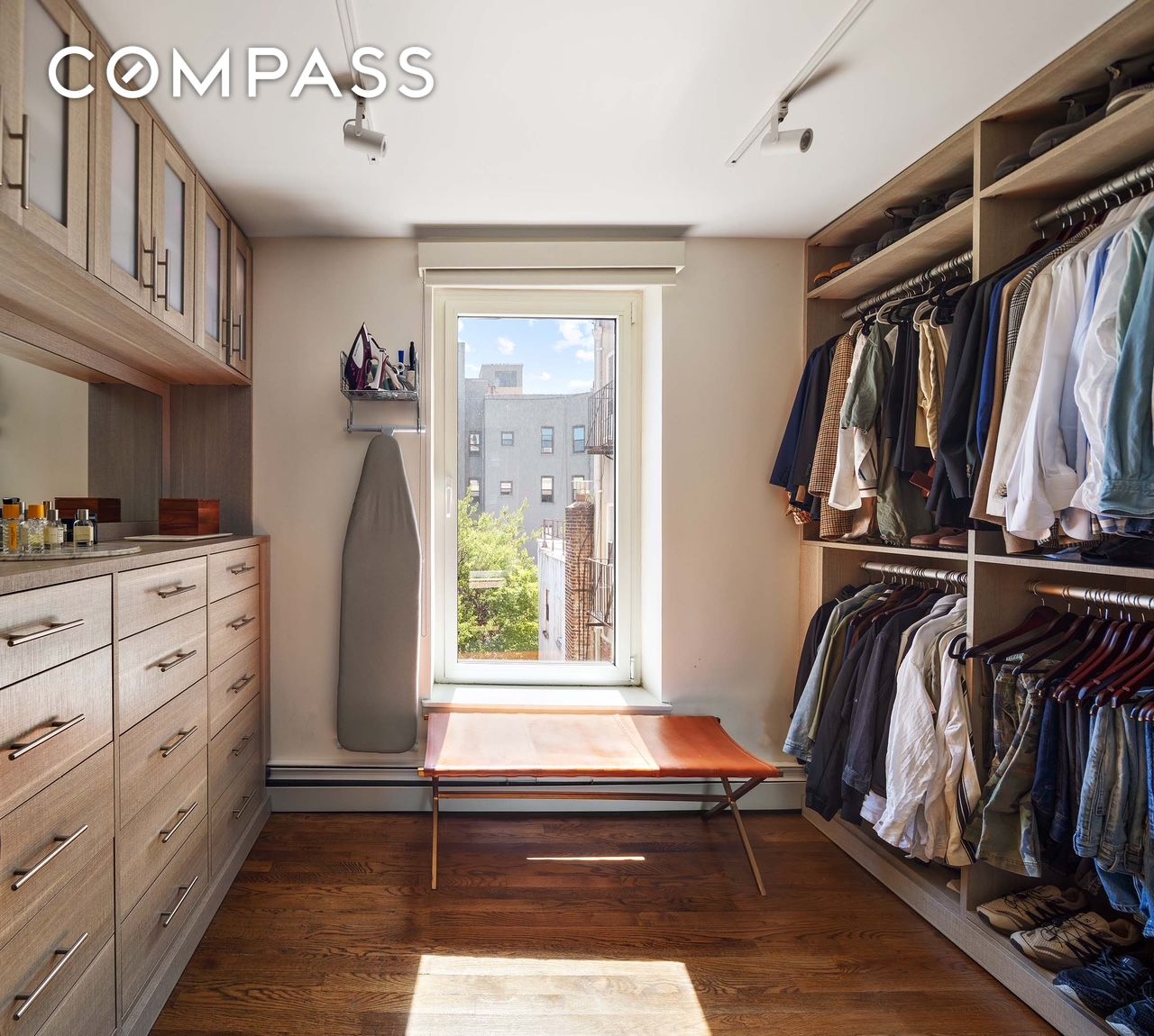 #8 photo, 211 E 3rd Street, マンハッタン East Village , NY 10009