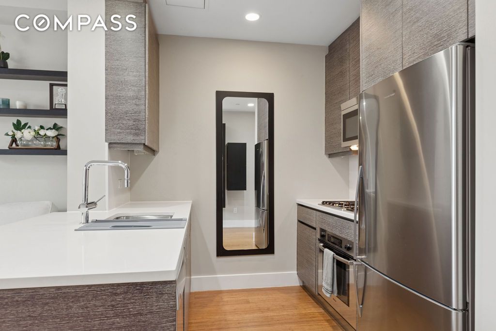 #4 photo, 305 W 16th Street, マンハッタン Chelsea , NY 10011