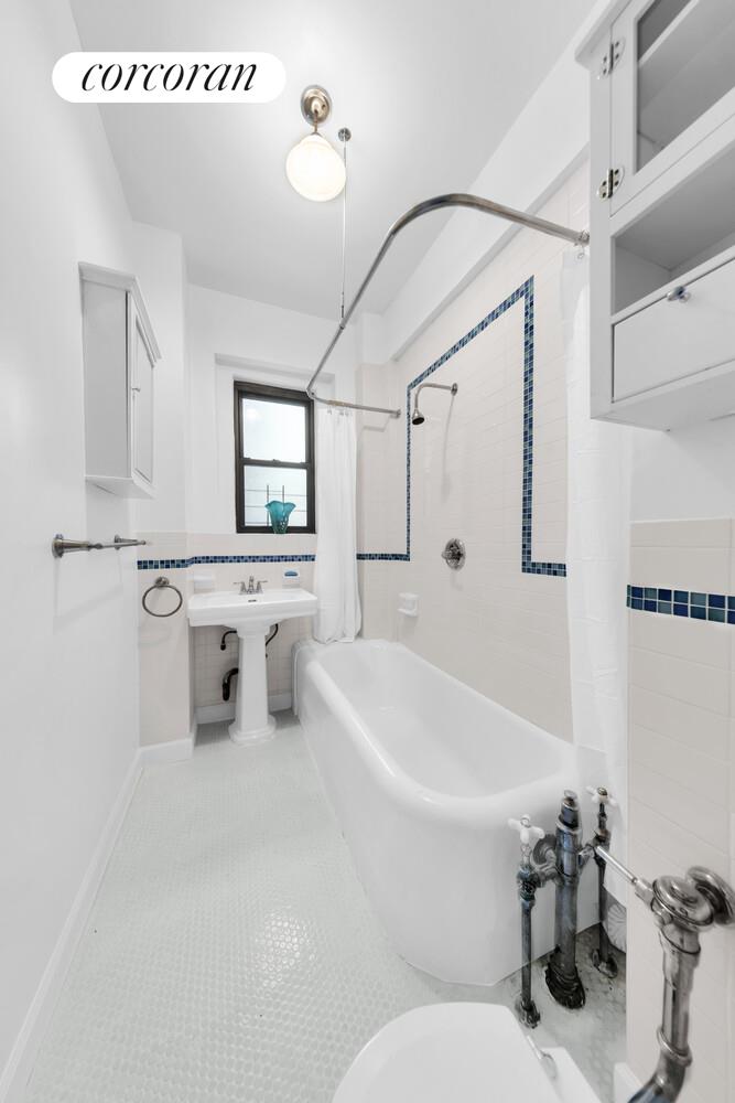 #5 photo, 241 W 108TH Street, マンハッタン Upper West Side , NY 10025