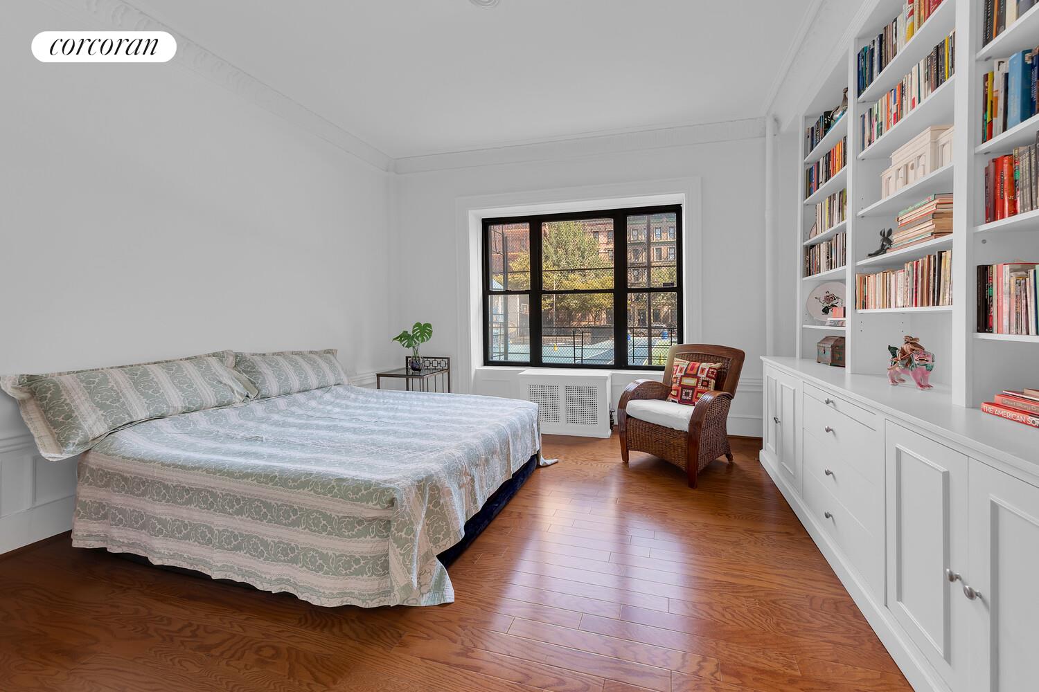 #6 photo, 241 W 108TH Street, マンハッタン Upper West Side , NY 10025