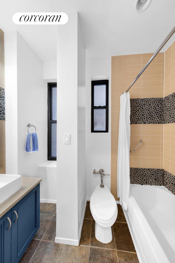 #8 photo, 241 W 108TH Street, マンハッタン Upper West Side , NY 10025