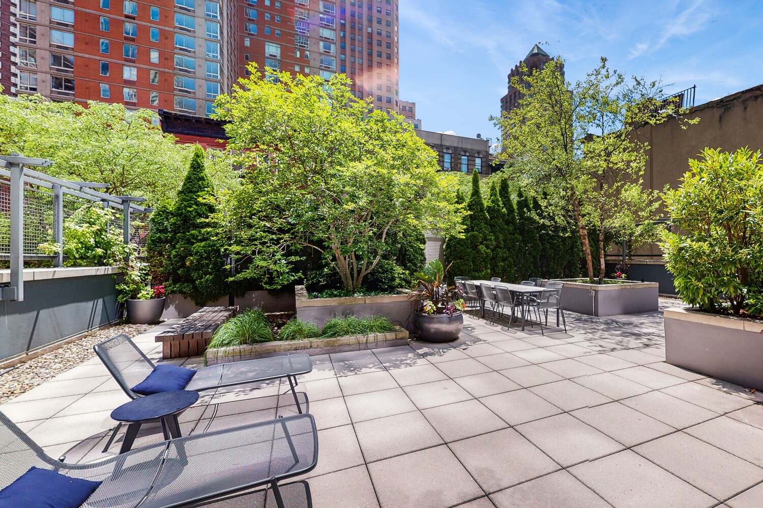 #20 photo, 310 W 52ND Street, マンハッタン Hells Kitchen , NY 10019