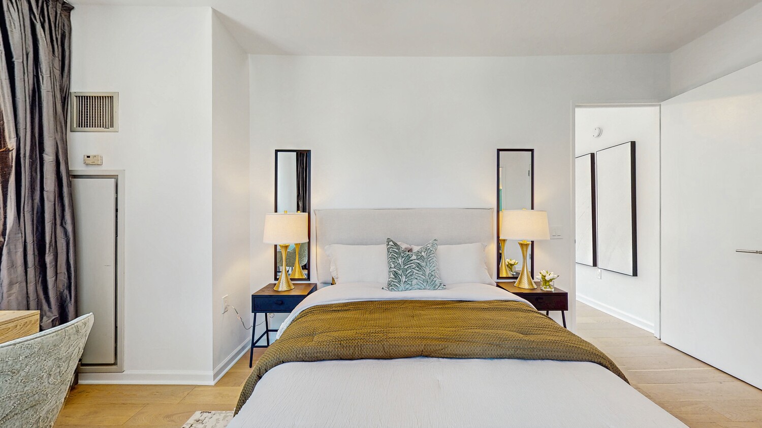 #4 photo, 310 W 52ND Street, マンハッタン Hells Kitchen , NY 10019