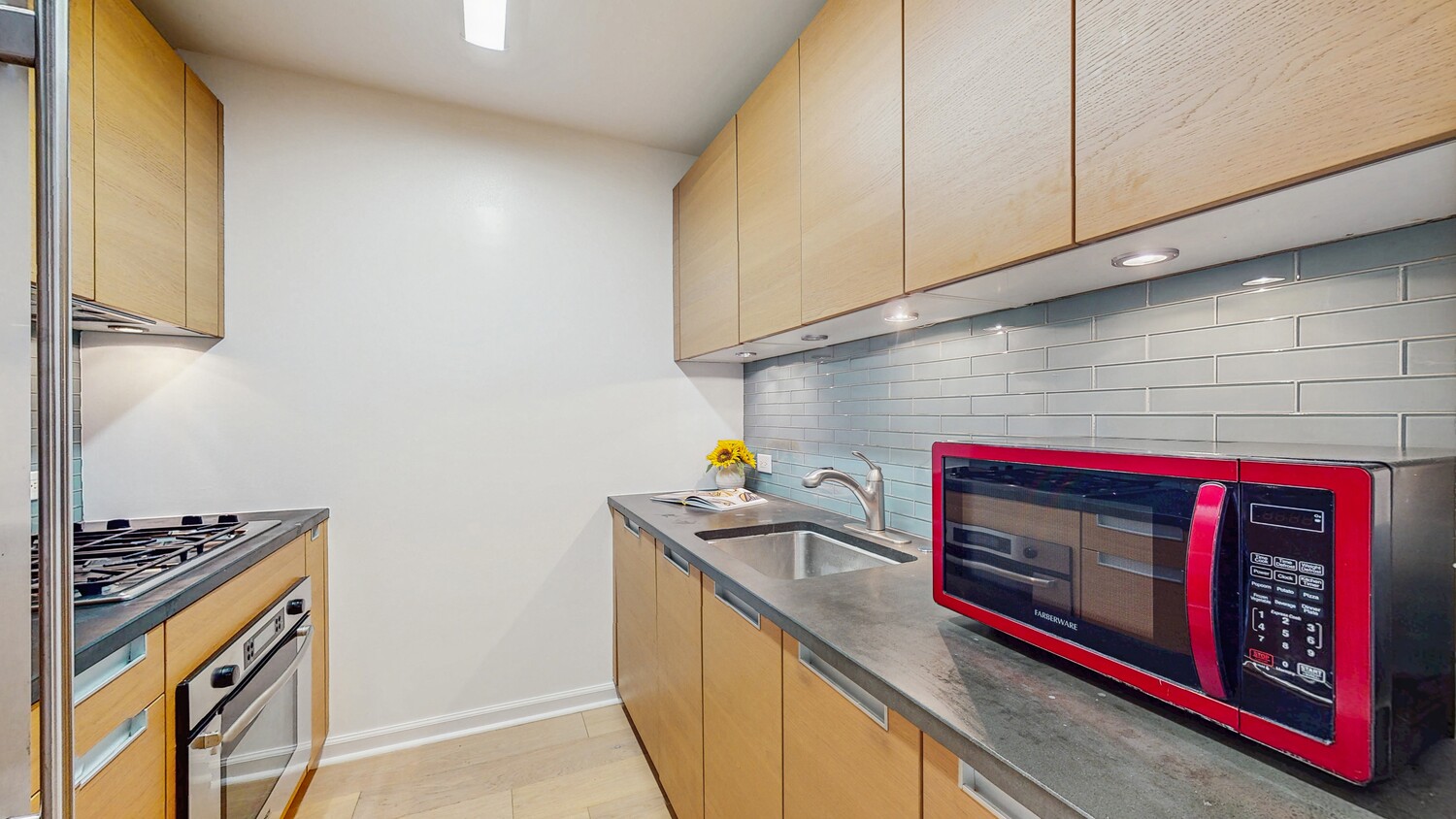 #7 photo, 310 W 52ND Street, マンハッタン Hells Kitchen , NY 10019