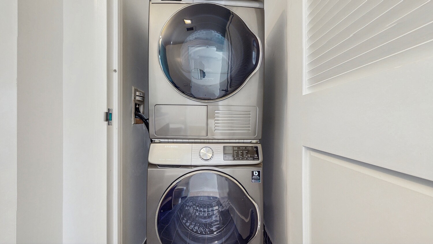 #8 photo, 310 W 52ND Street, マンハッタン Hells Kitchen , NY 10019