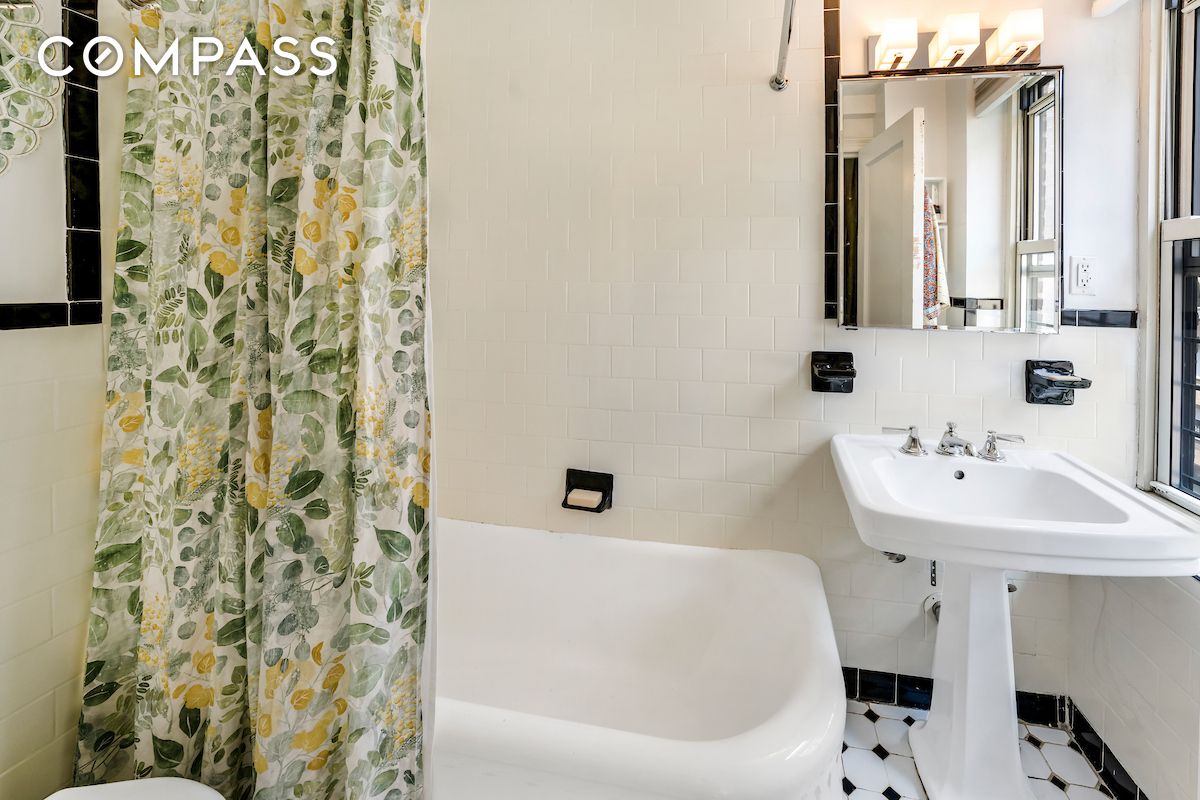 #9 photo, 424 E 52nd Street, マンハッタン Midtown East , NY 10022