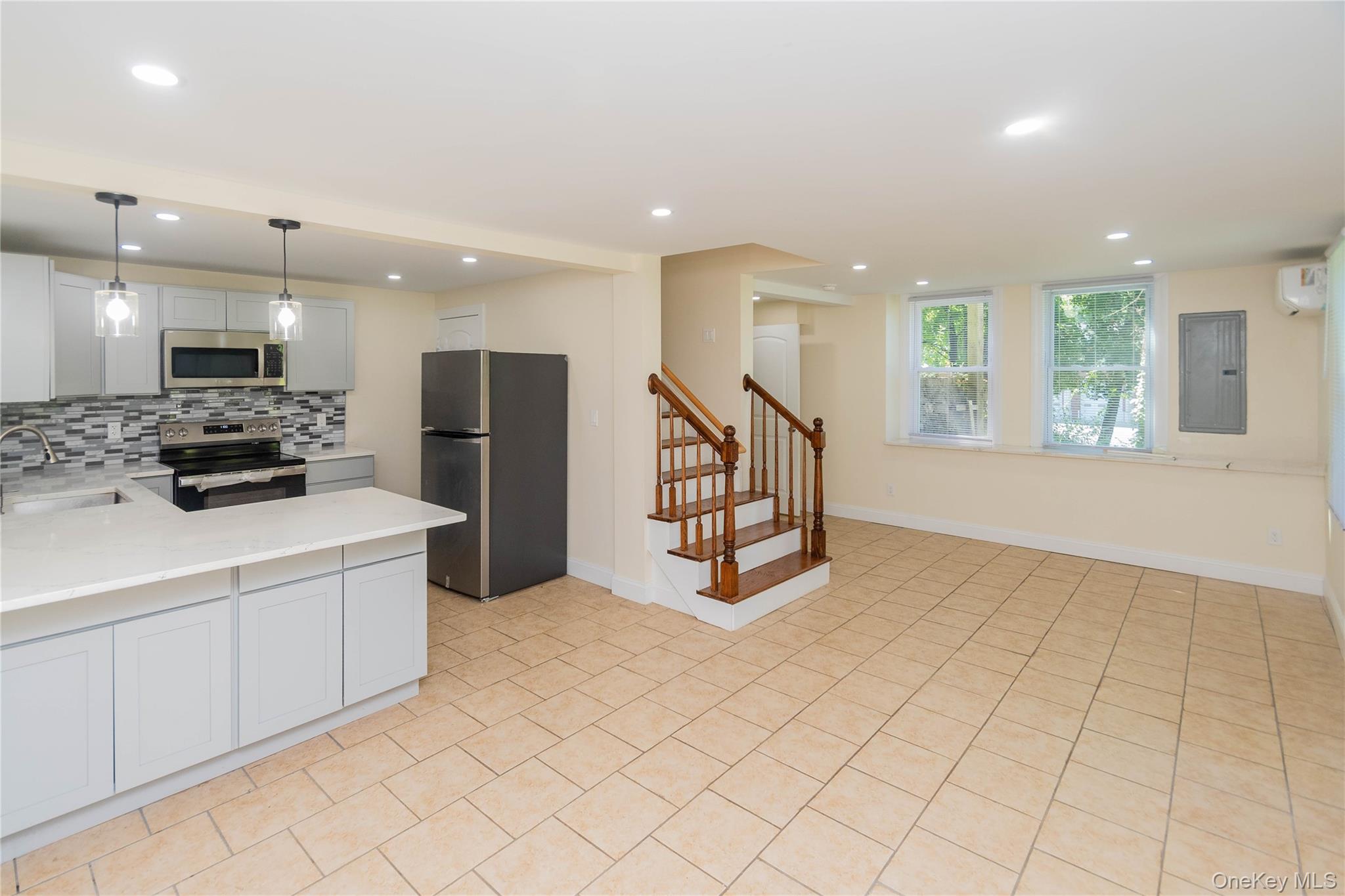 #15 photo, 102 Dowling Street, Newburgh , NY 12550