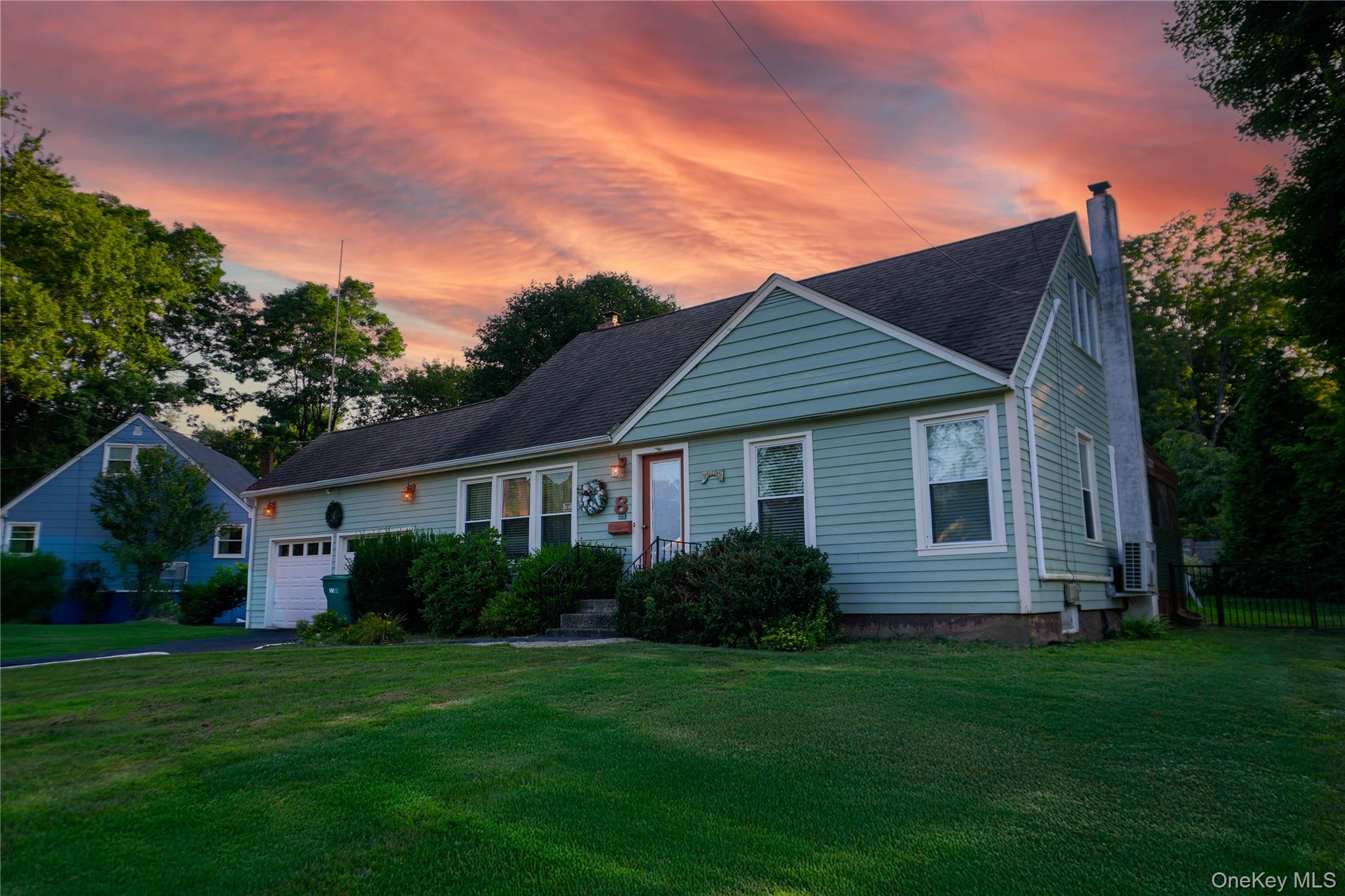 #2 photo, 8 Willow Drive, Red Hook , NY 12571