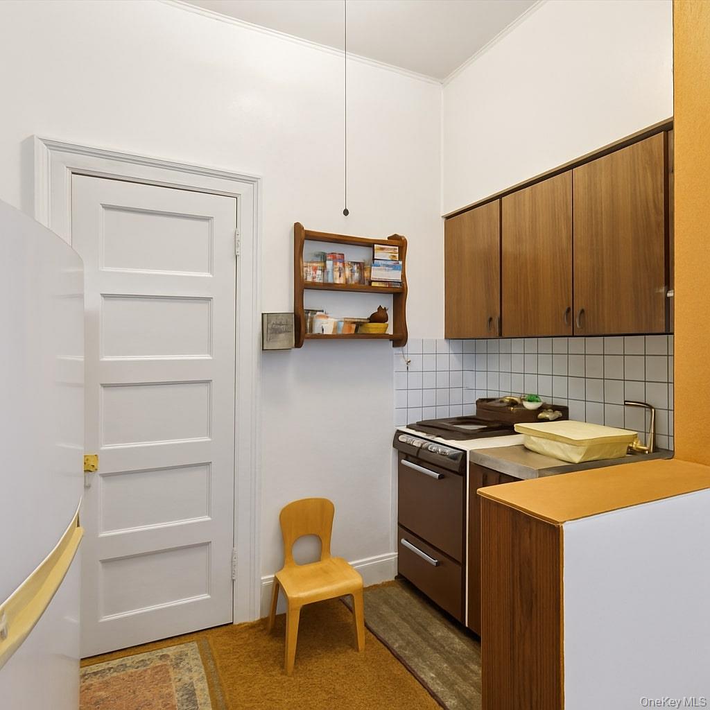 #6 photo, 92 Hamilton Avenue, Yonkers , NY 10705