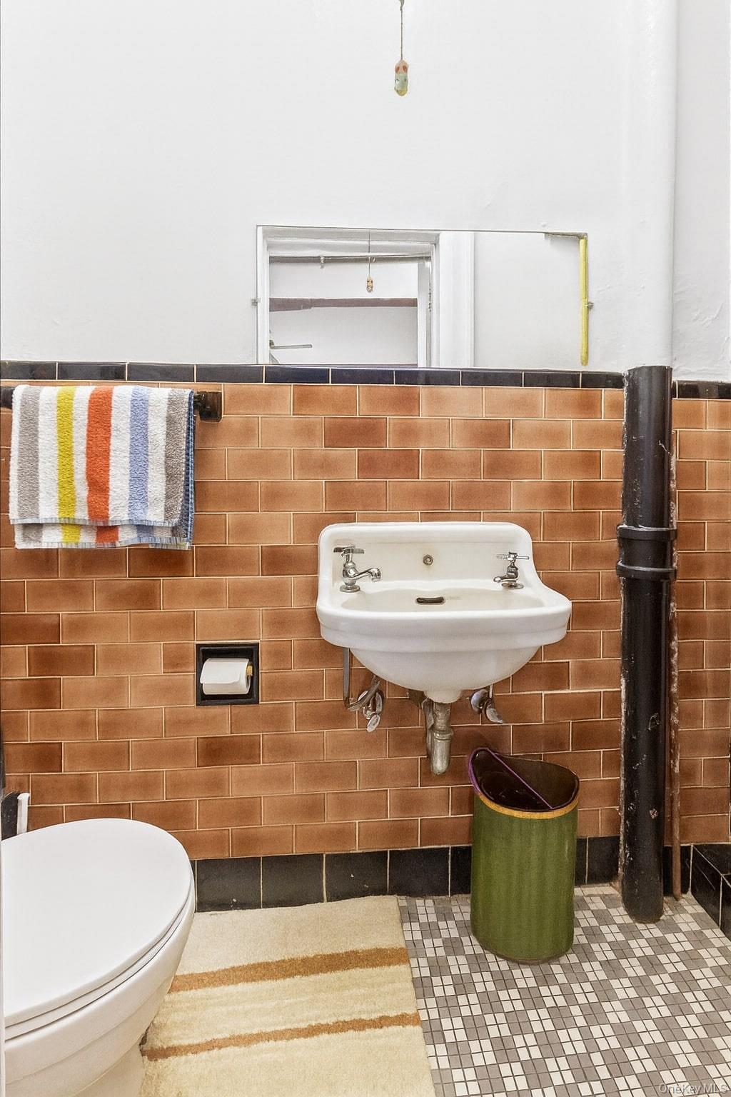 #9 photo, 92 Hamilton Avenue, Yonkers , NY 10705