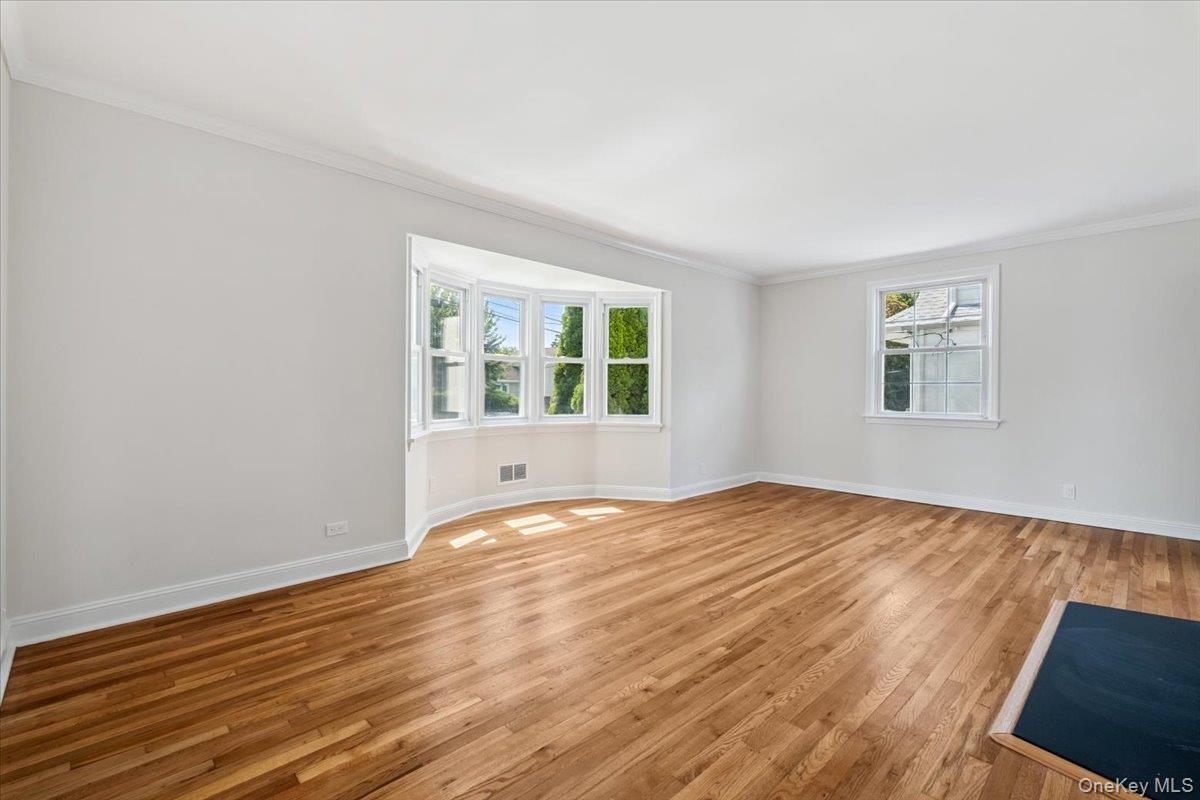 #4 photo, 13 Cauldwell Street, Eastchester , NY 10709