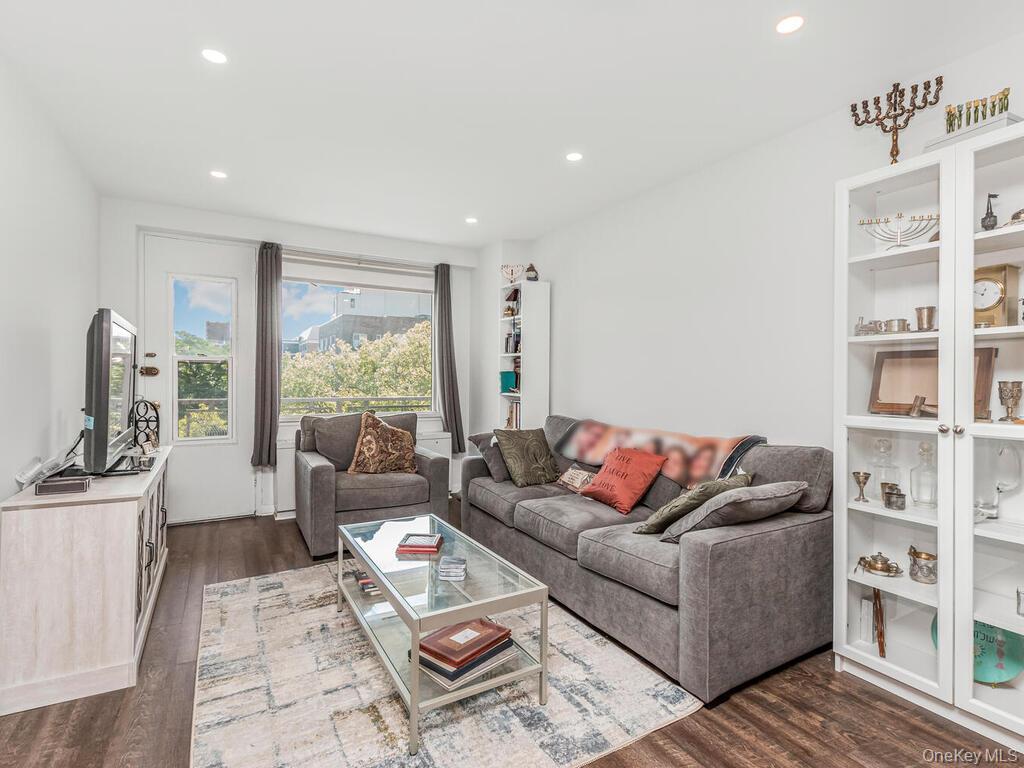 #1 photo, 3777 Independence Avenue, ブロンクス区 Bronx , NY 10463