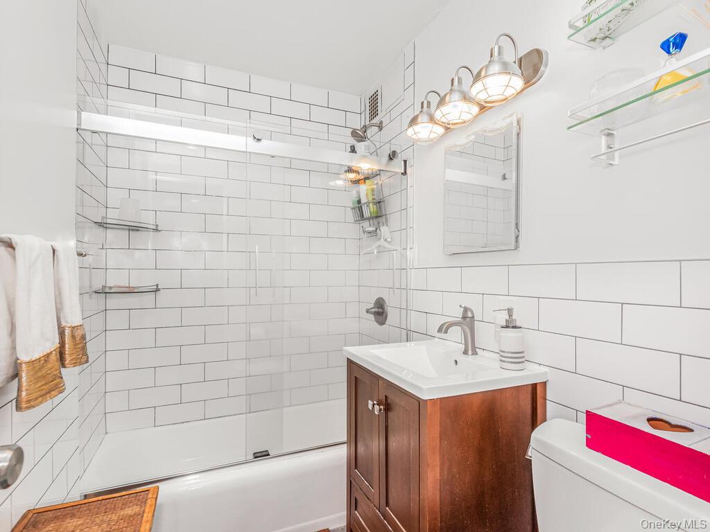 #15 photo, 3777 Independence Avenue, ブロンクス区 Bronx , NY 10463