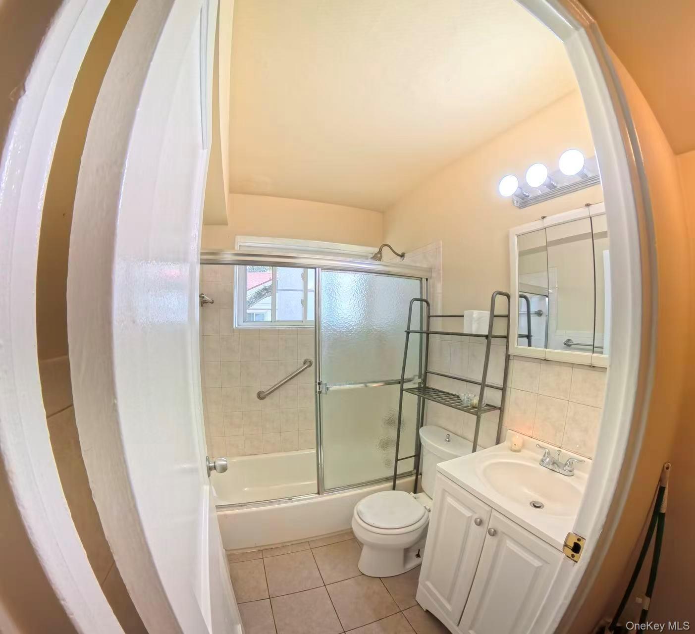 #11 photo, 14764 Village Road, クイーンズ区 Kew Garden Hills , NY 11435