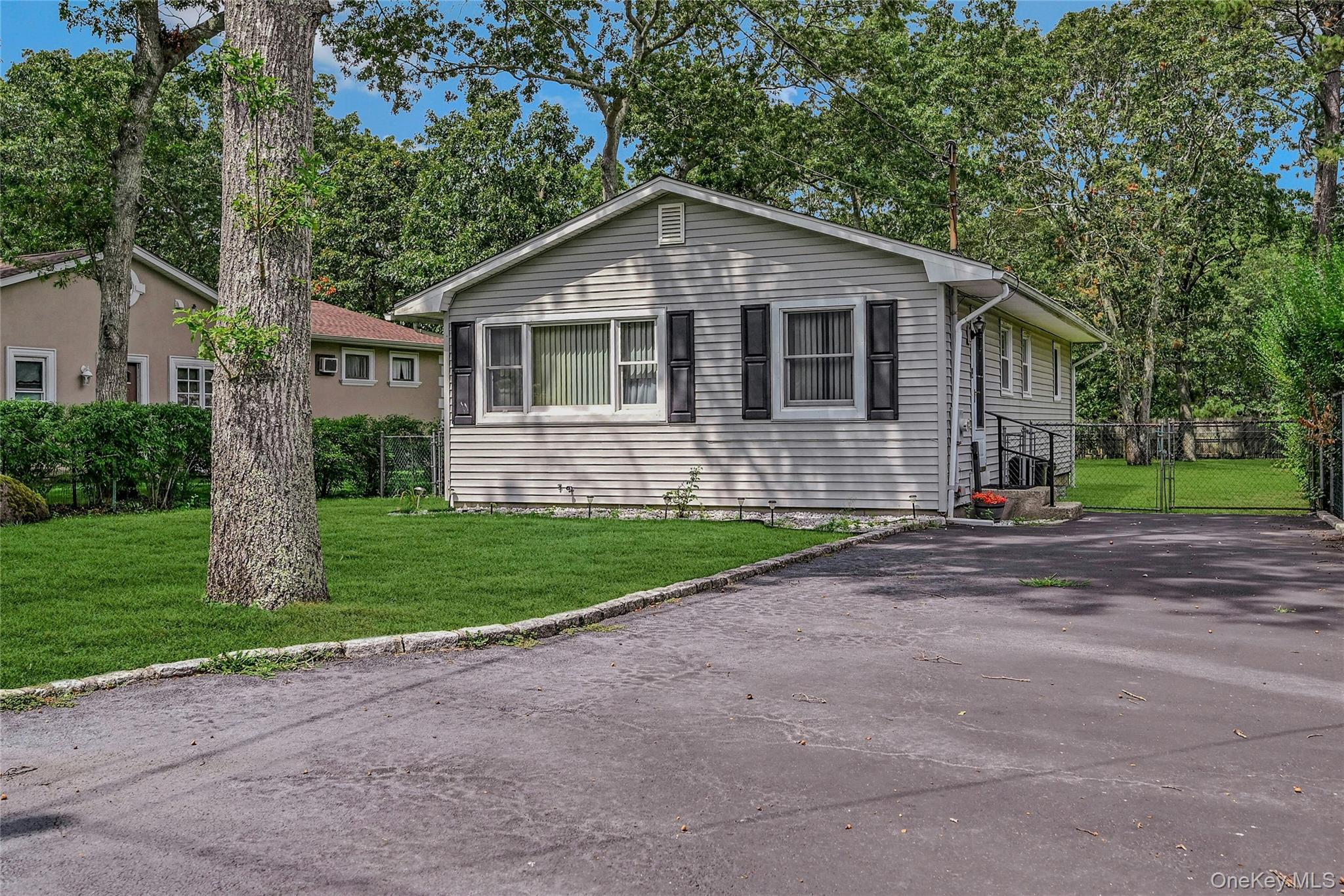 #1 photo, 222 Priscilla Avenue, 东长岛 汉普顿 Flanders , NY 11901