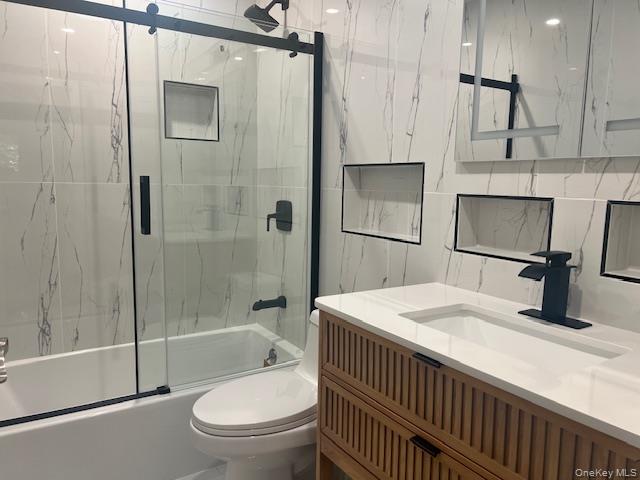 #11 photo, 228 Springmeadow Drive, サフォーク郡 Holbrook , NY 11741