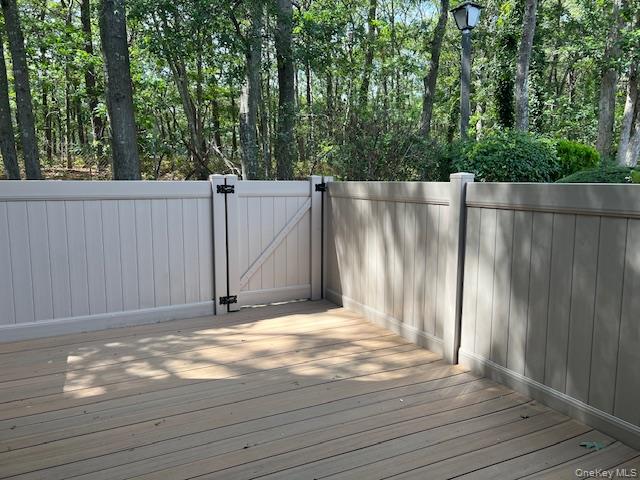 #12 photo, 228 Springmeadow Drive, サフォーク郡 Holbrook , NY 11741