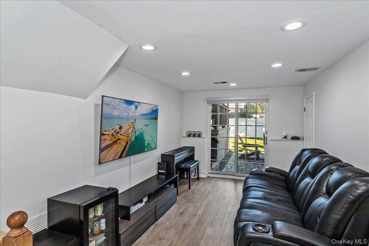 #14 photo, 12 Julliard Drive, ナッソー郡 Plainview , NY 11803