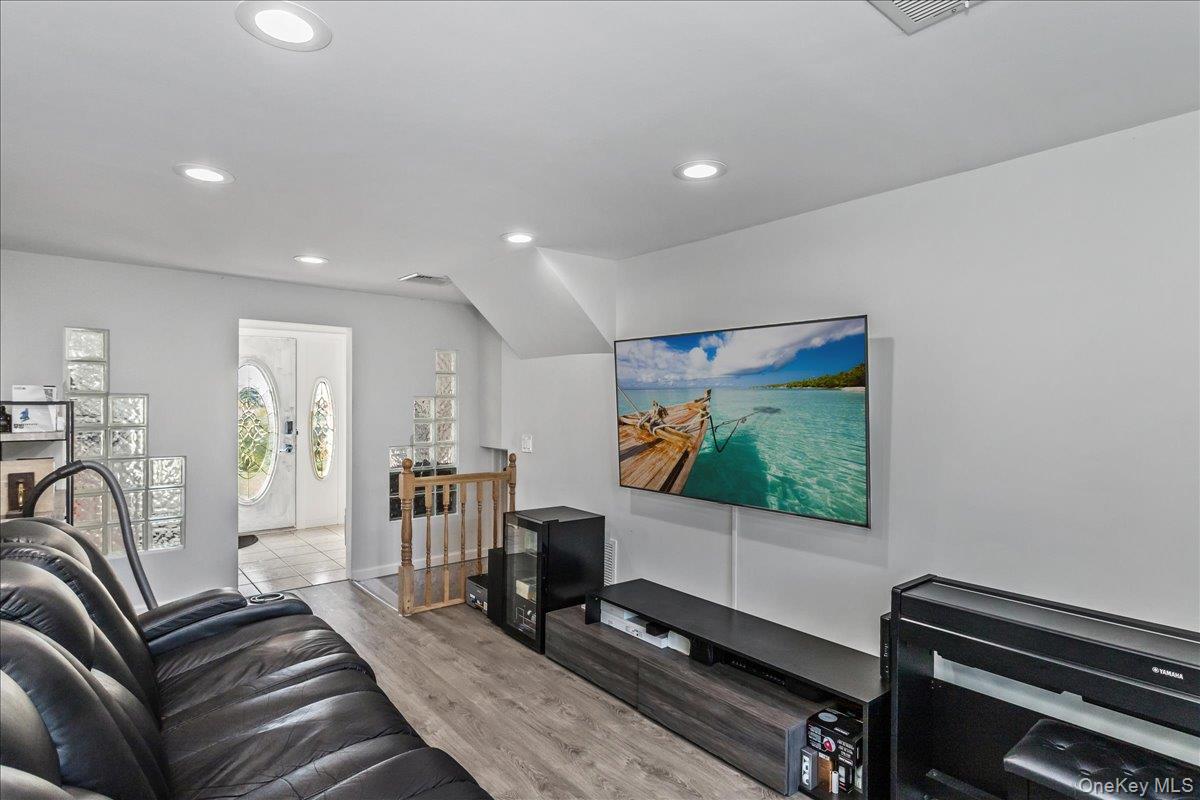 #15 photo, 12 Julliard Drive, ナッソー郡 Plainview , NY 11803