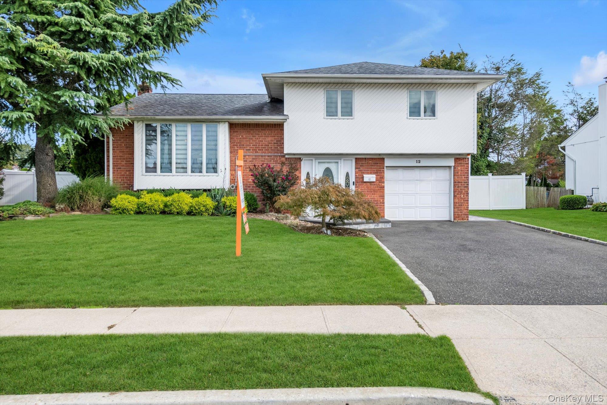 #2 photo, 12 Julliard Drive, ナッソー郡 Plainview , NY 11803