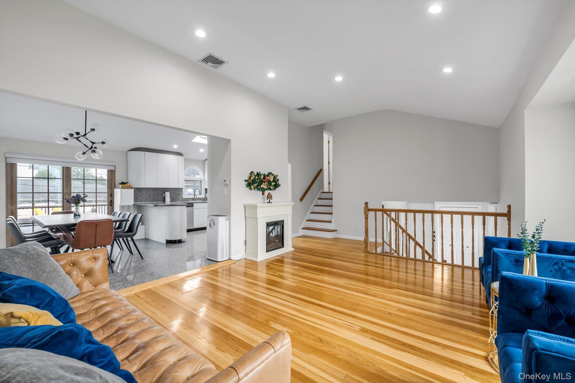 #6 photo, 12 Julliard Drive, ナッソー郡 Plainview , NY 11803