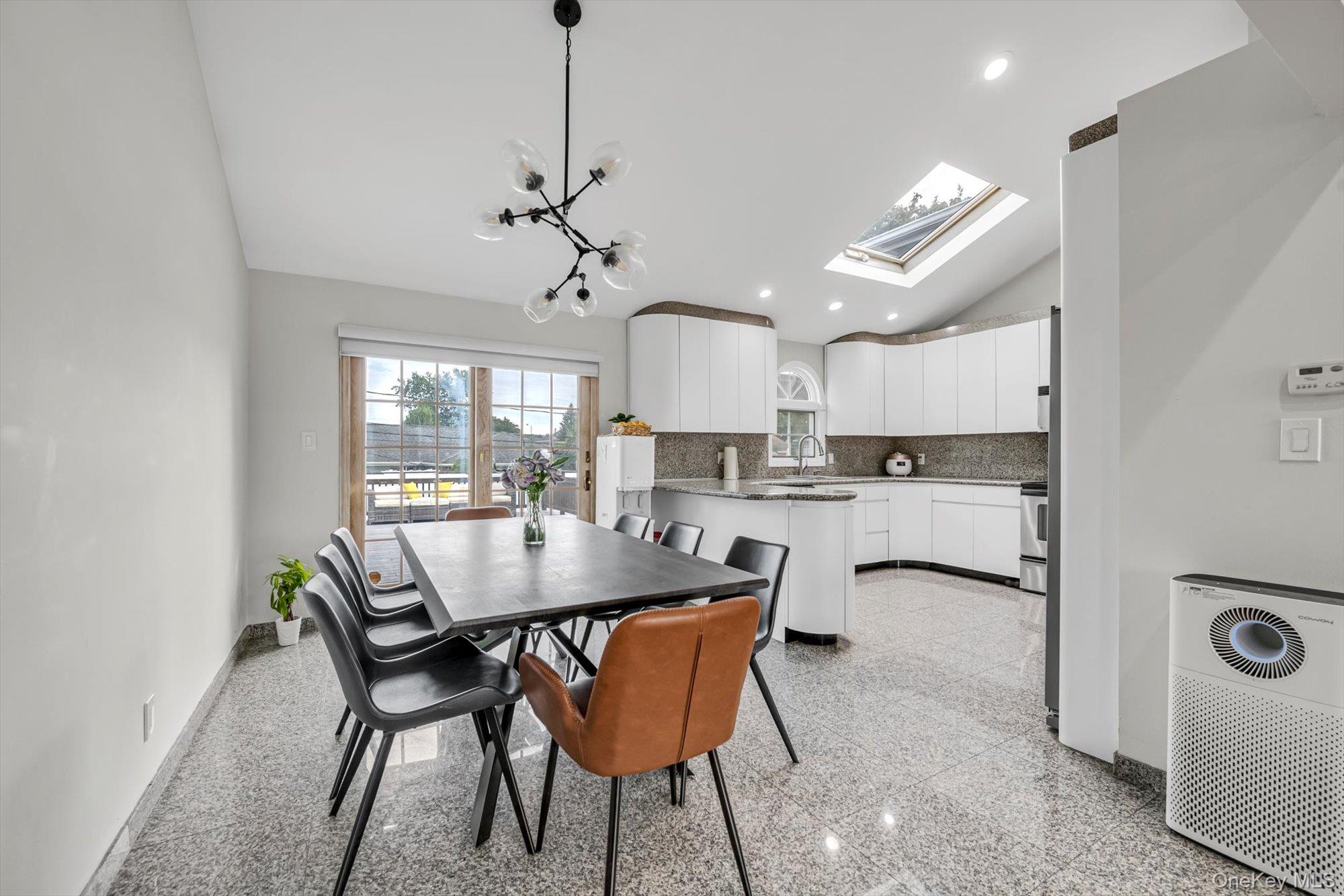 #7 photo, 12 Julliard Drive, ナッソー郡 Plainview , NY 11803