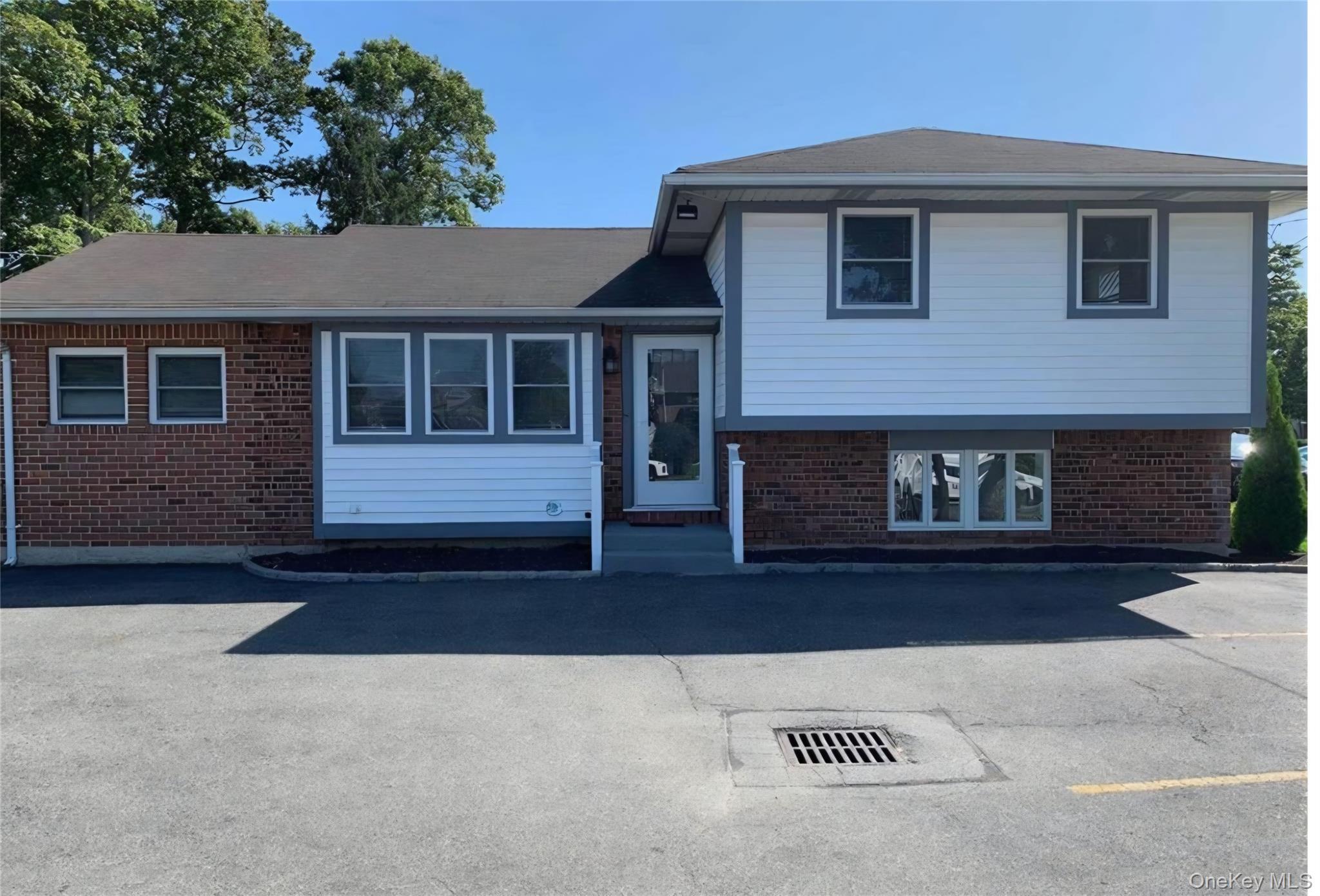 #1 photo, 268 Main Street, サフォーク郡 East Islip , NY 11730