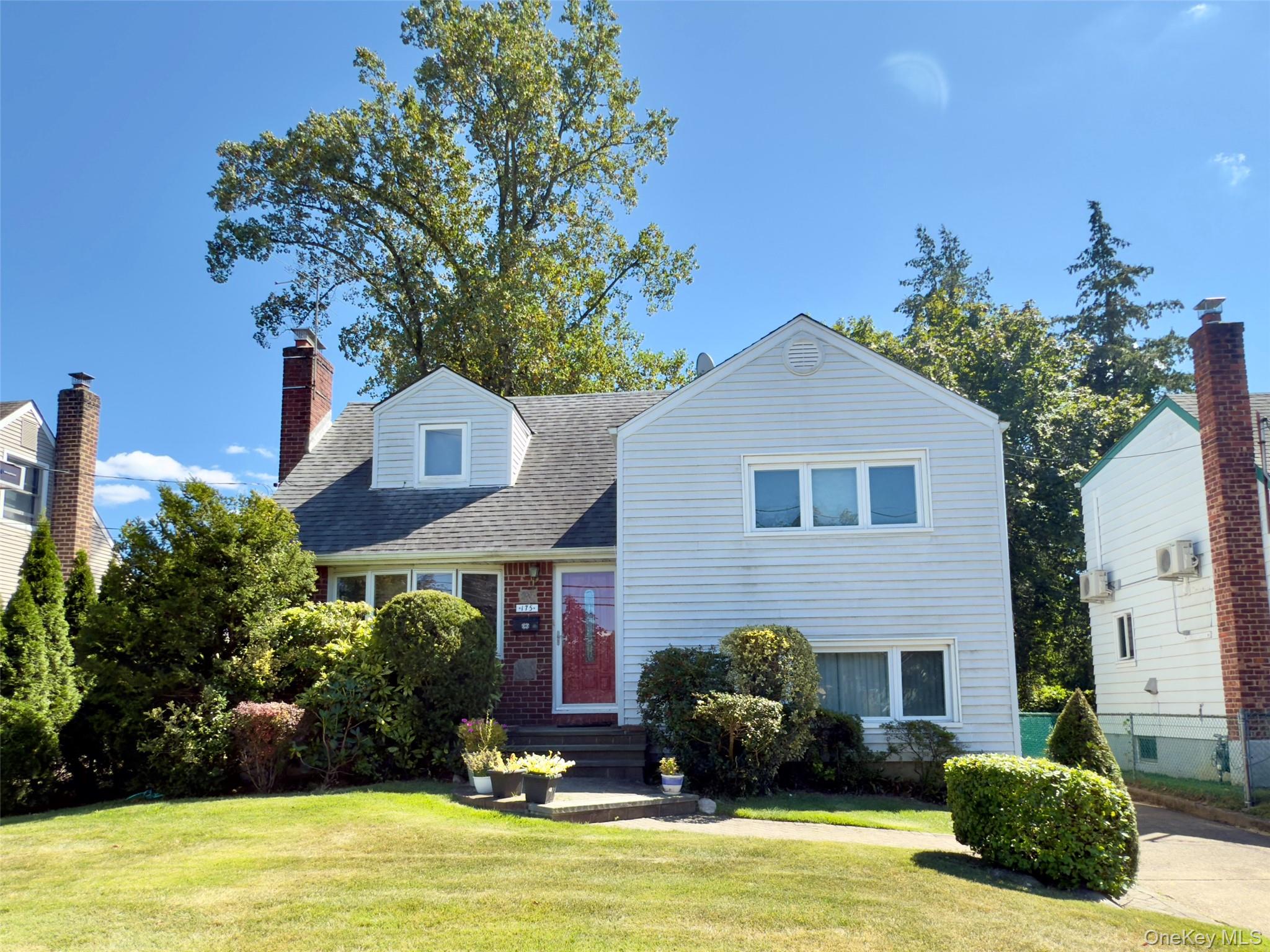 #1 photo, 175 San Juan Avenue, Albertson , NY 11507