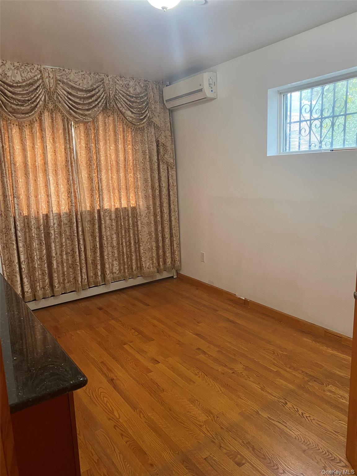 #2 photo, 48-19 67th Street, クイーンズ区 Woodside , NY 11377