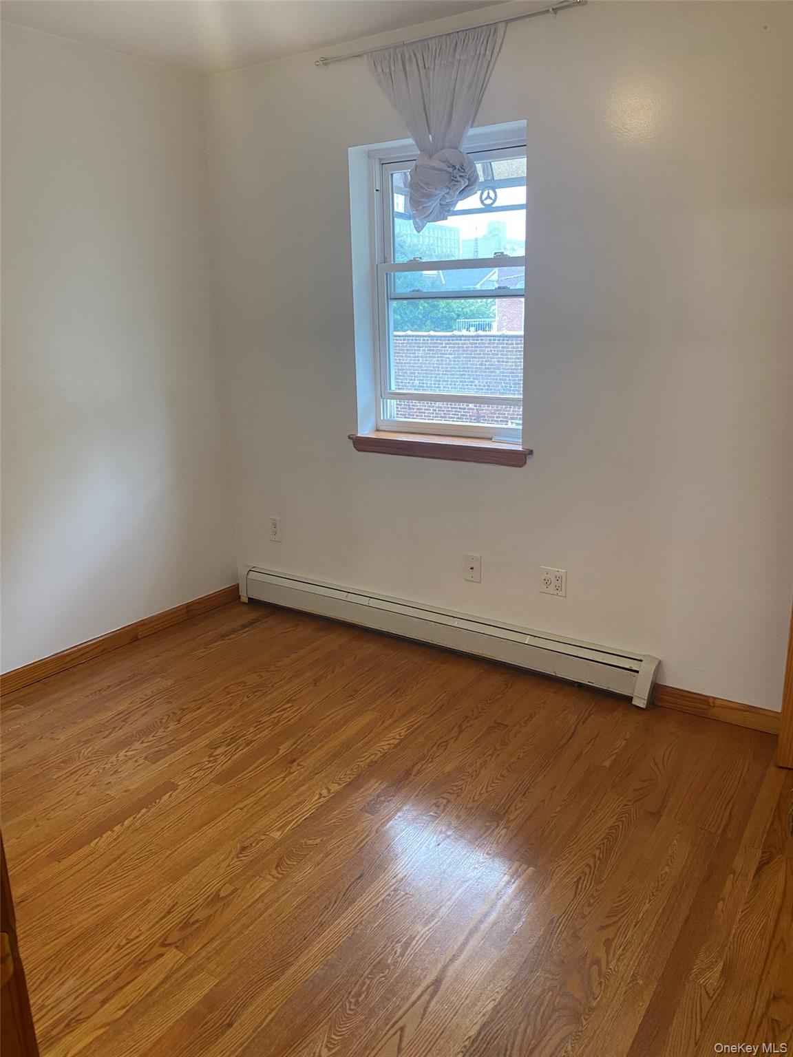 #5 photo, 48-19 67th Street, クイーンズ区 Woodside , NY 11377