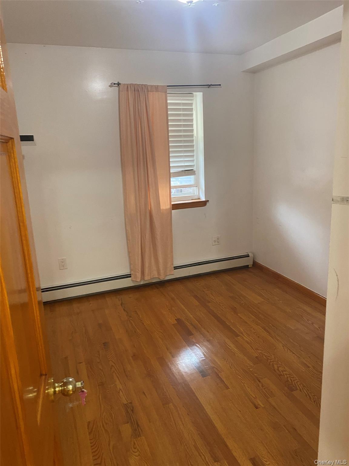 #9 photo, 48-19 67th Street, クイーンズ区 Woodside , NY 11377