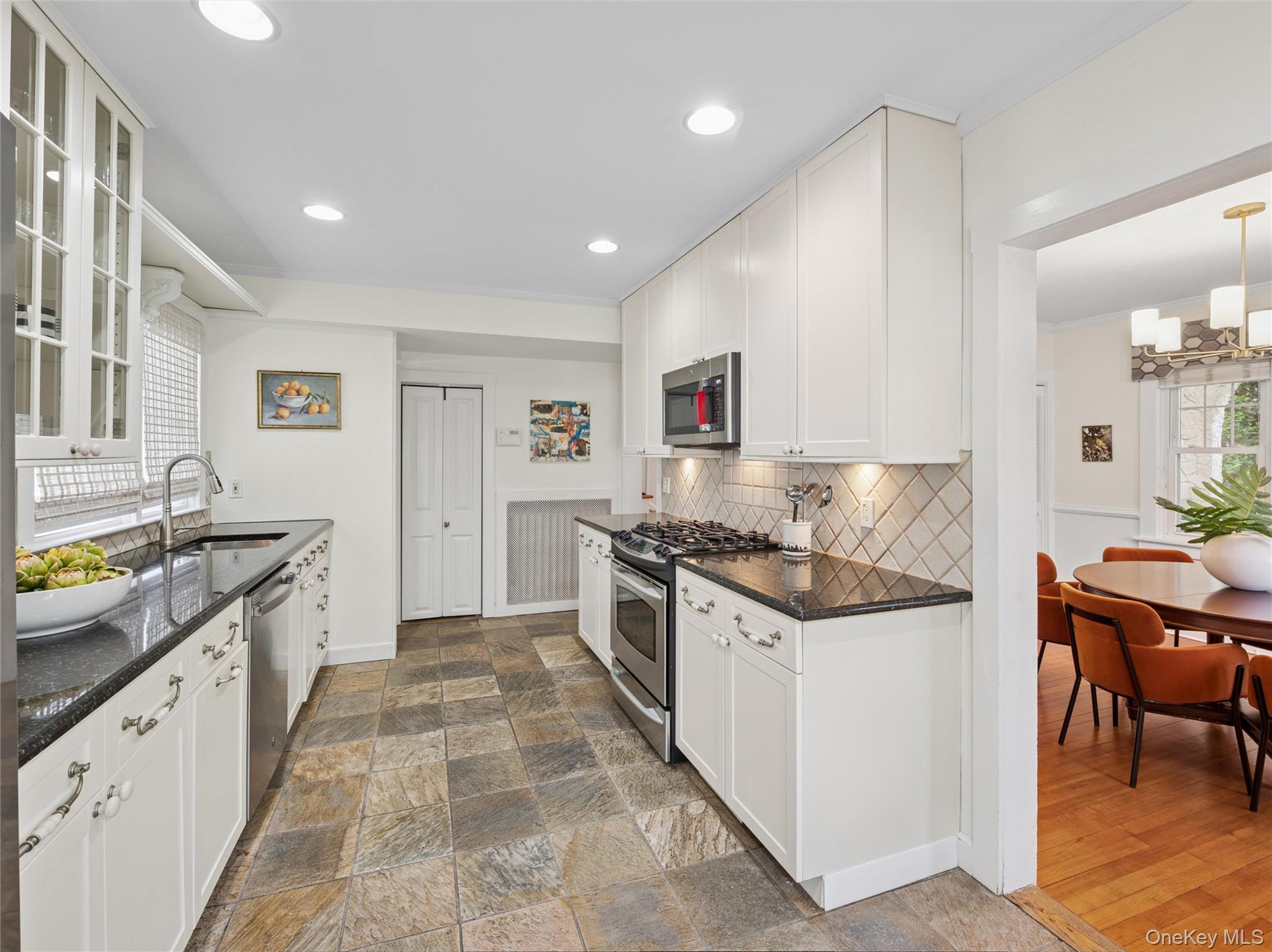 #13 photo, 23 Fraser Street, Pelham , NY 10803