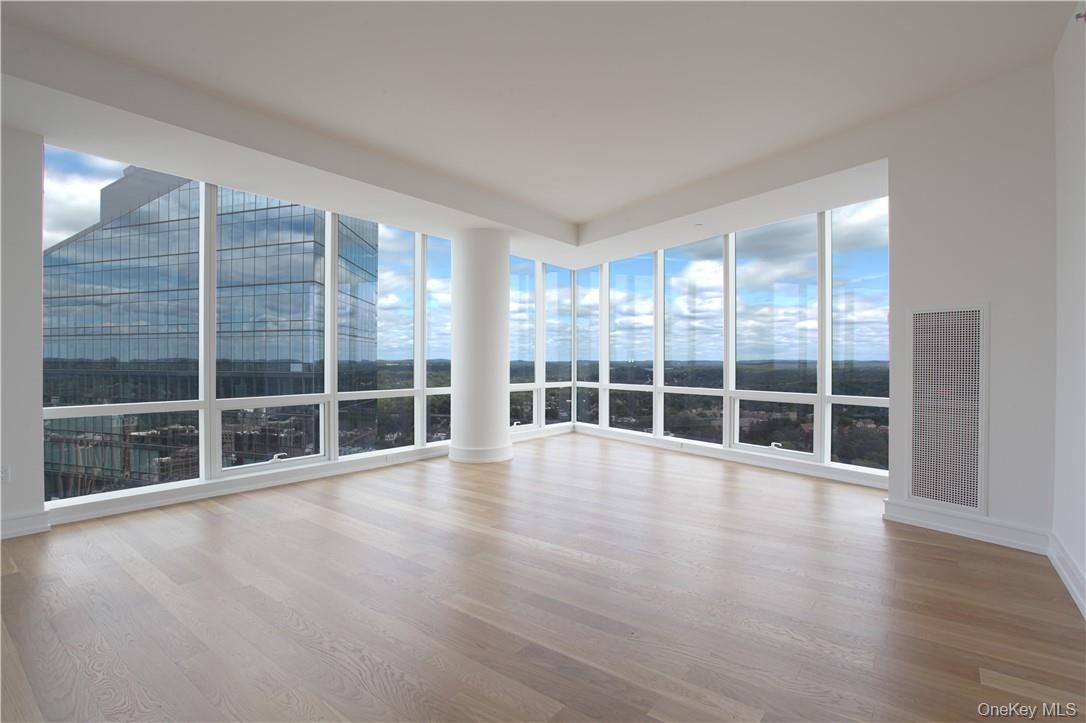 #8 photo, 1 Renaissance Square, White Plains , NY 10601