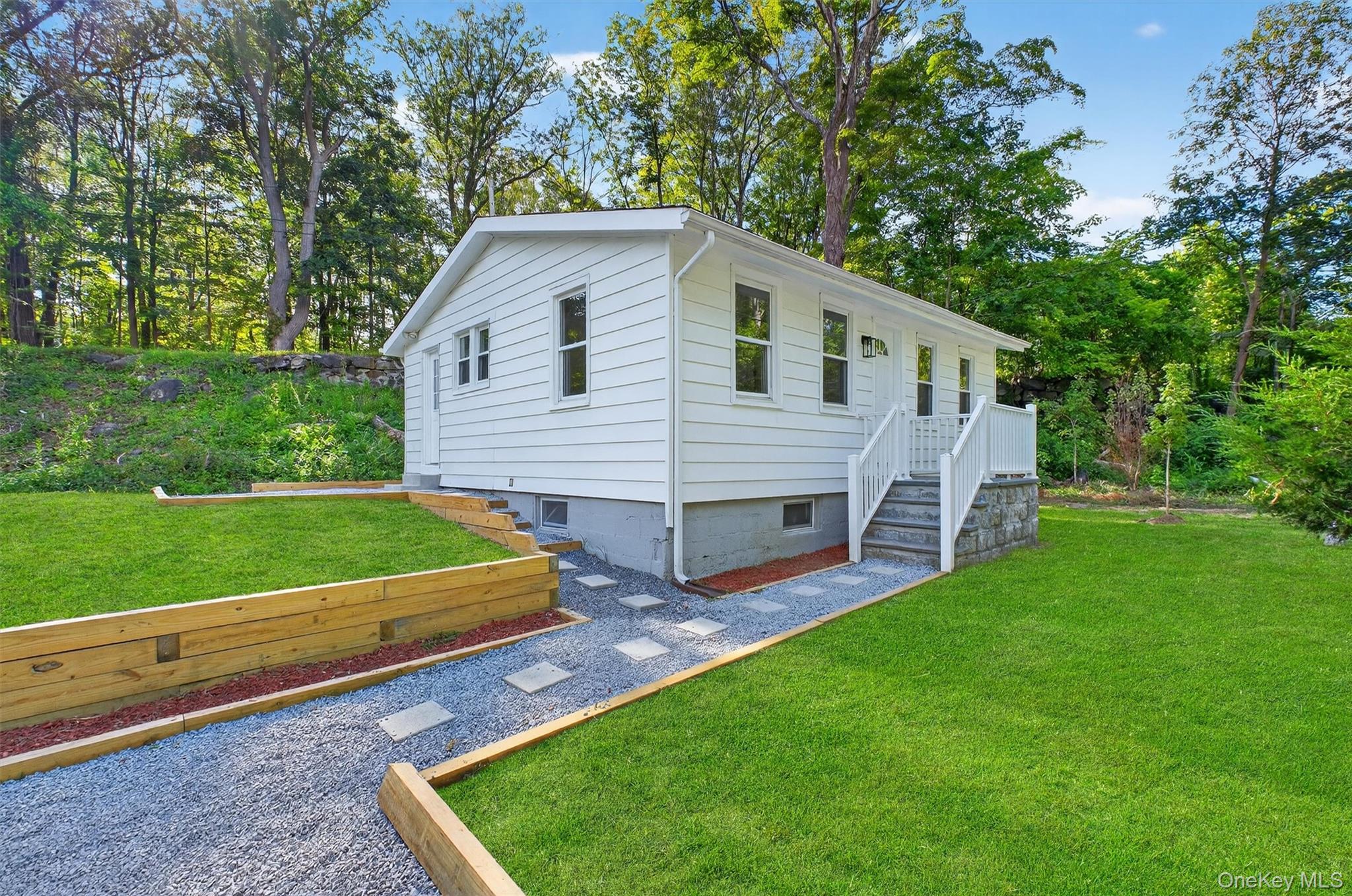 #2 photo, 2091 Maple Avenue, Cortlandt Manor , NY 10567