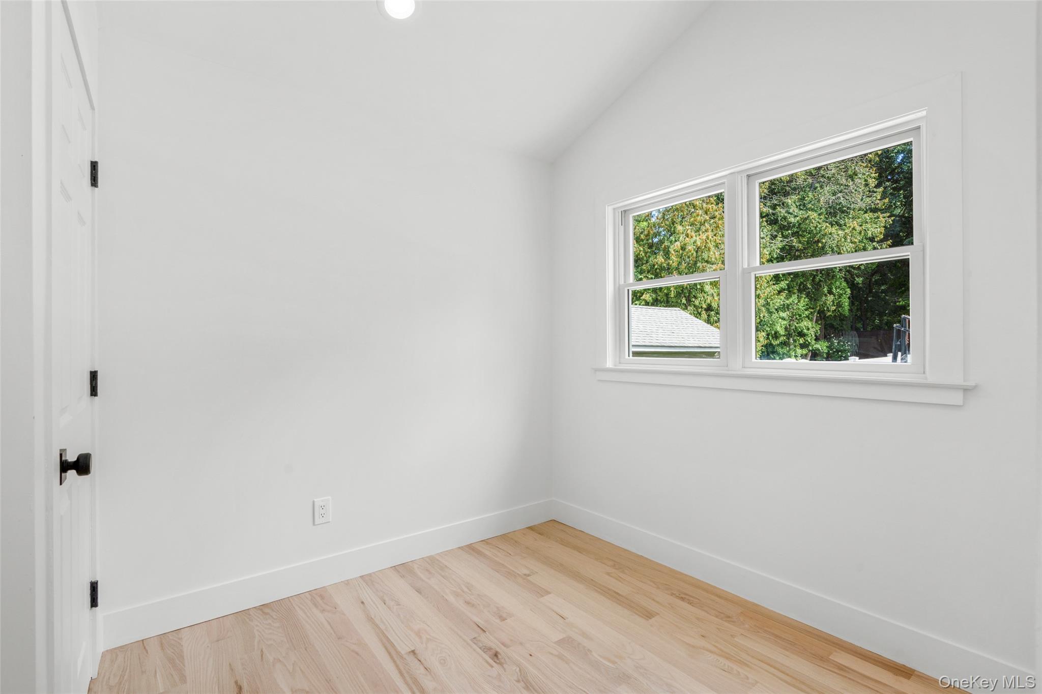 #12 photo, 324 Tuxedo Place, Hawthorne , NY 10532