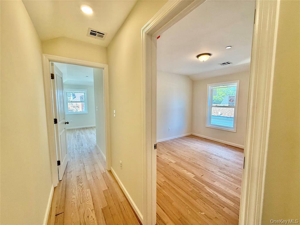 #13 photo, 3167 Ampere Avenue, ブロンクス区 Bronx , NY 10465